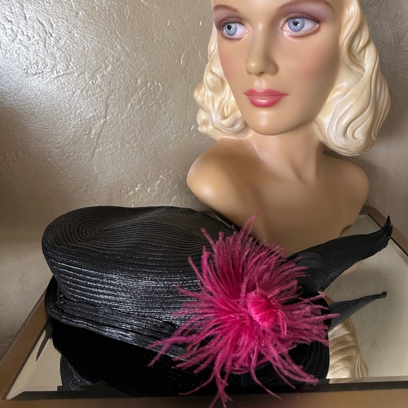FABULOUS 1940\'s BLACK STRAW HAT WITH BLACK FEATHER WING + FEATHER PUFF main image 8